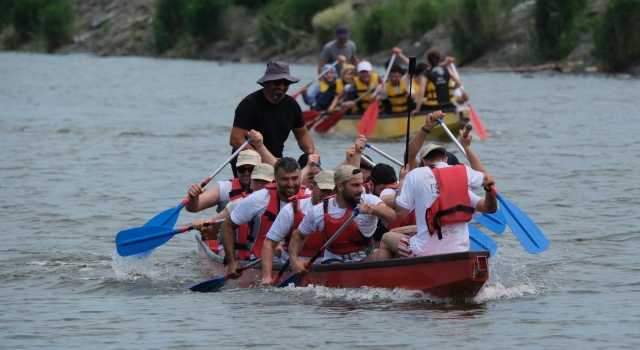 TERME YAZ FESTİVALİ'NDE DRAGON BOT HEYECANI: KÜREKLER ZAFER İÇİN ÇEKİLDİ