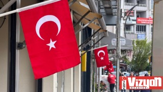 TERME AL BAYRAKLARLA SÜSLENDİ